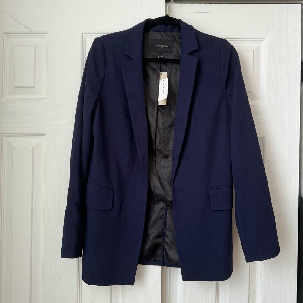 Navy Banana Republic blazer. NWT. Size 8.
